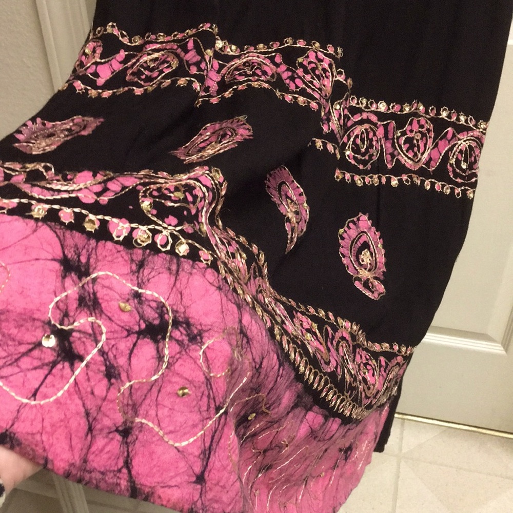 Black & Hot Pink Embroidered V-Neck Women's Dress - Picture 5 of 10
